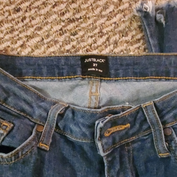 Jean's - Picture 2 of 4